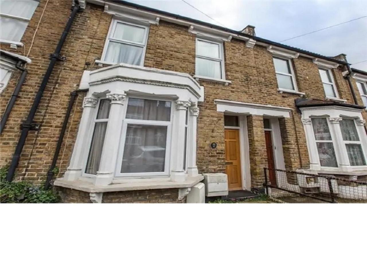 Apartment Premier Contractors North *