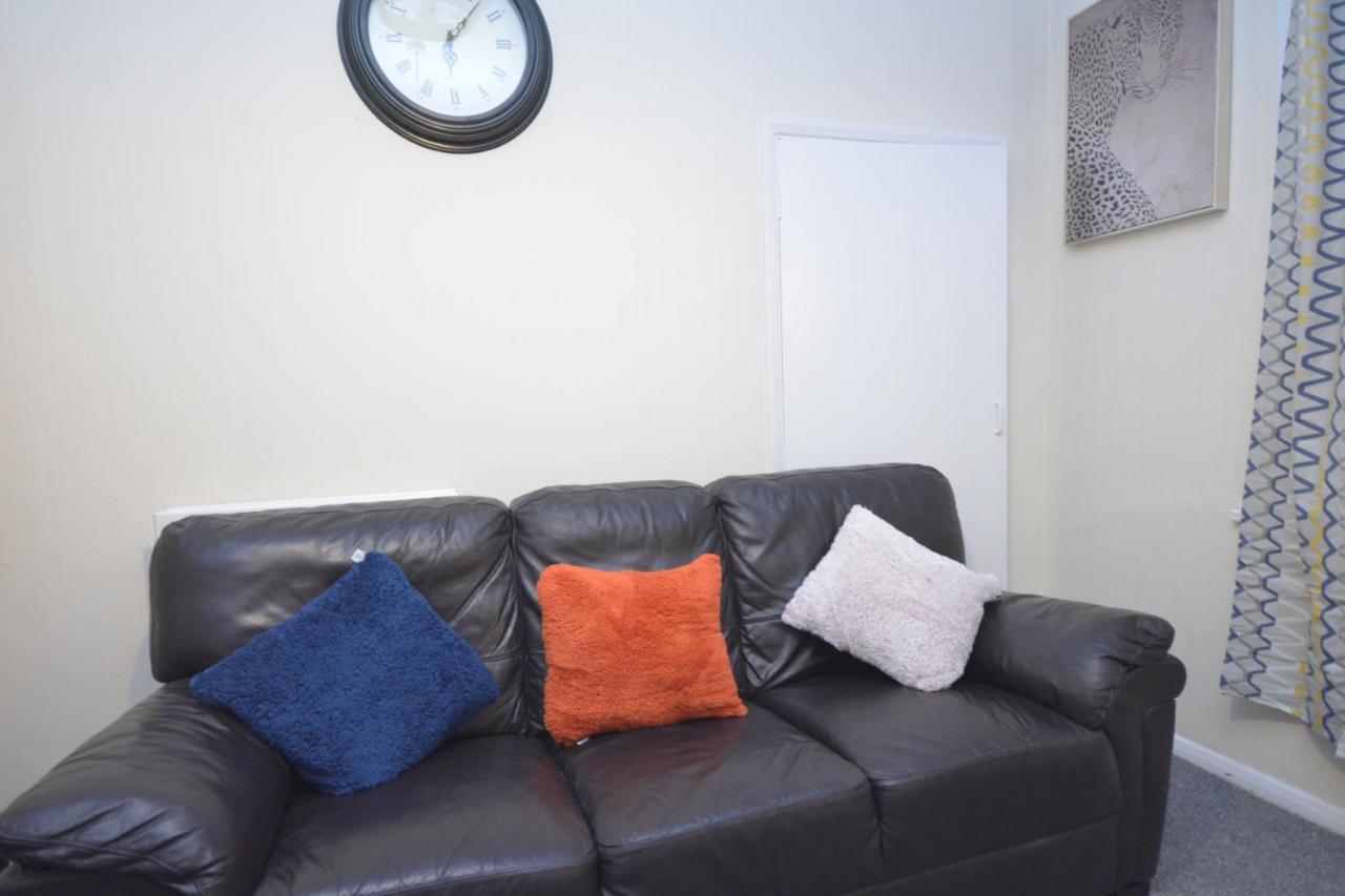 Beautiful Two Bedroom Near O2 Arena * Londra
