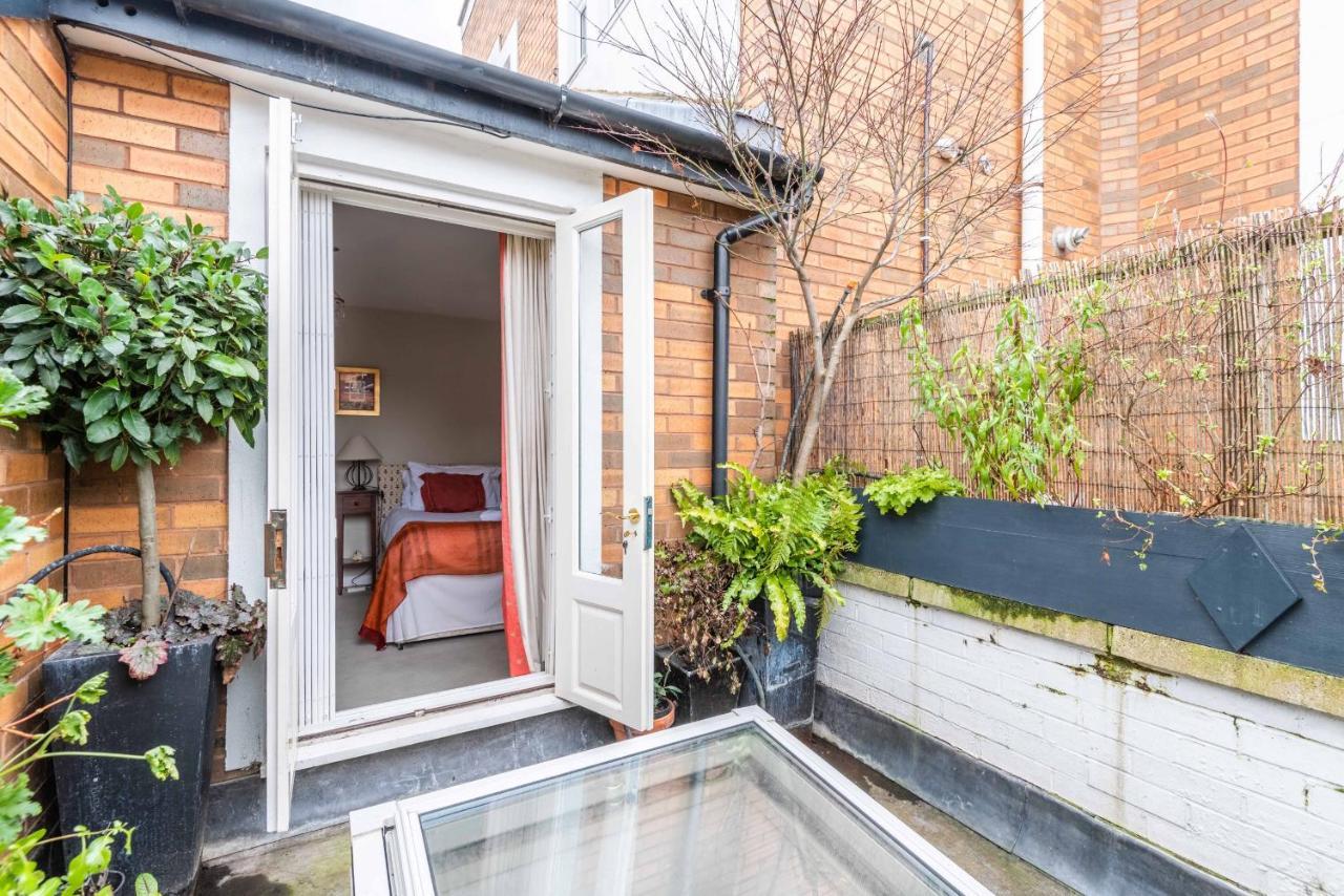 Charming Chiswick Near Ravenscourt Park By Underthedoormat Ferienhaus *