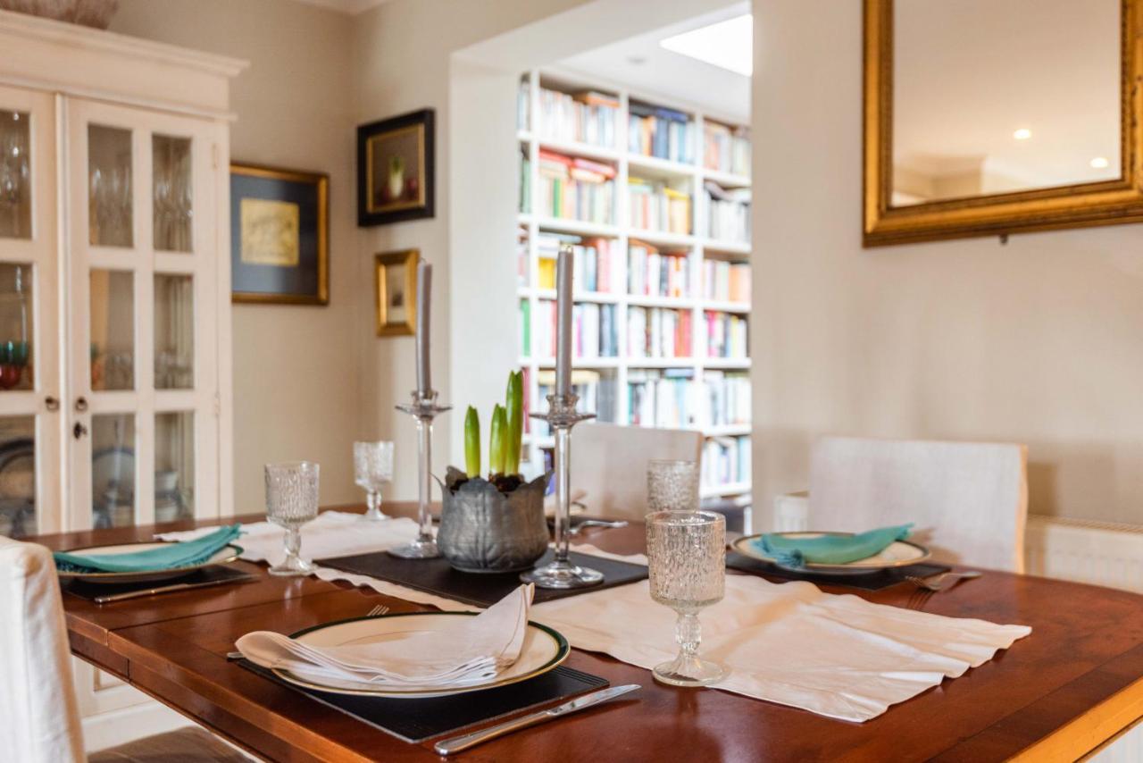 Charming Chiswick Near Ravenscourt Park By Underthedoormat Ferienhaus London