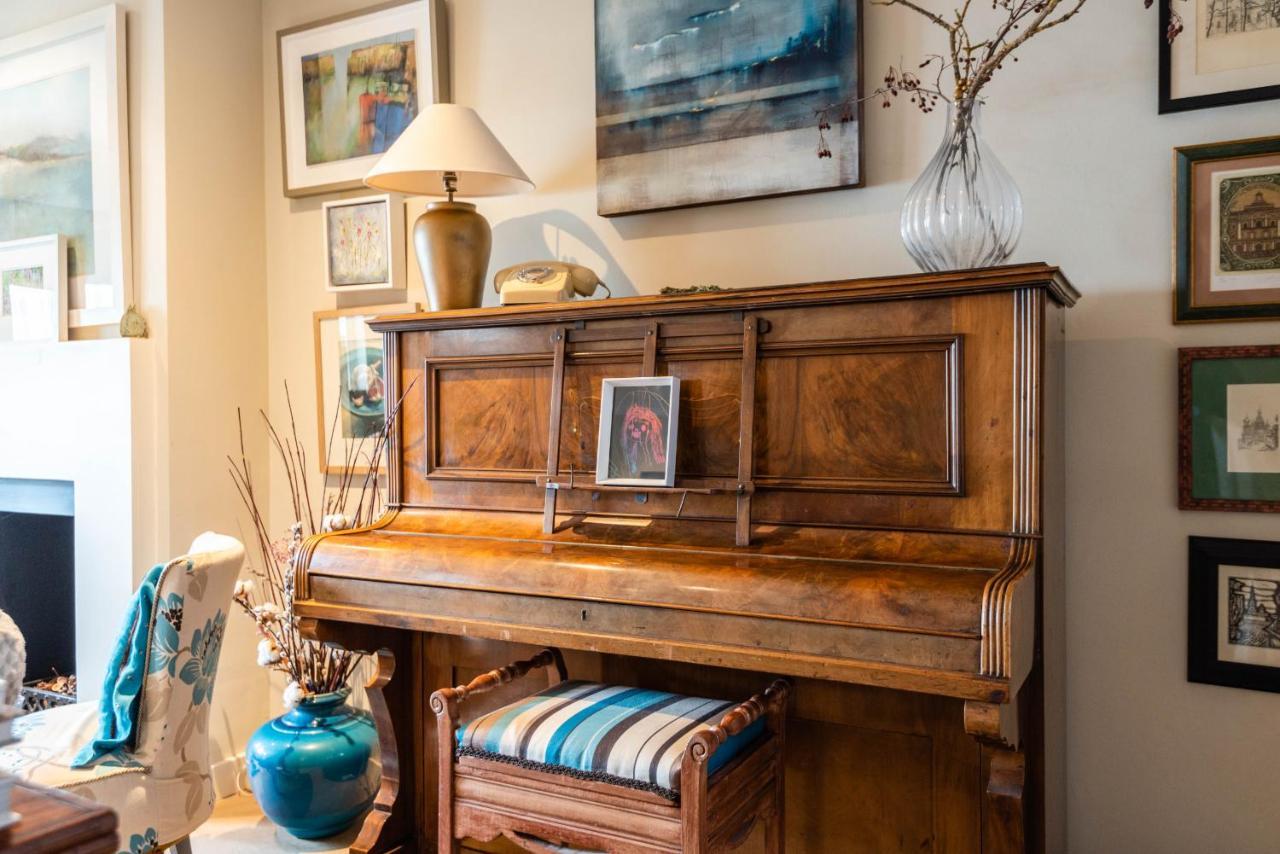 Charming Chiswick Near Ravenscourt Park By Underthedoormat Ferienhaus London