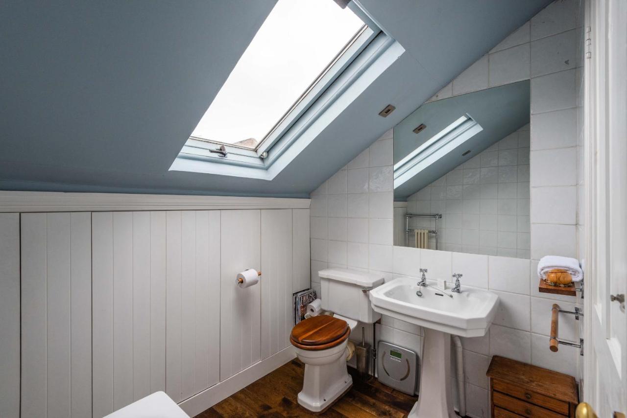Ferienhaus Charming Chiswick Near Ravenscourt Park By Underthedoormat
