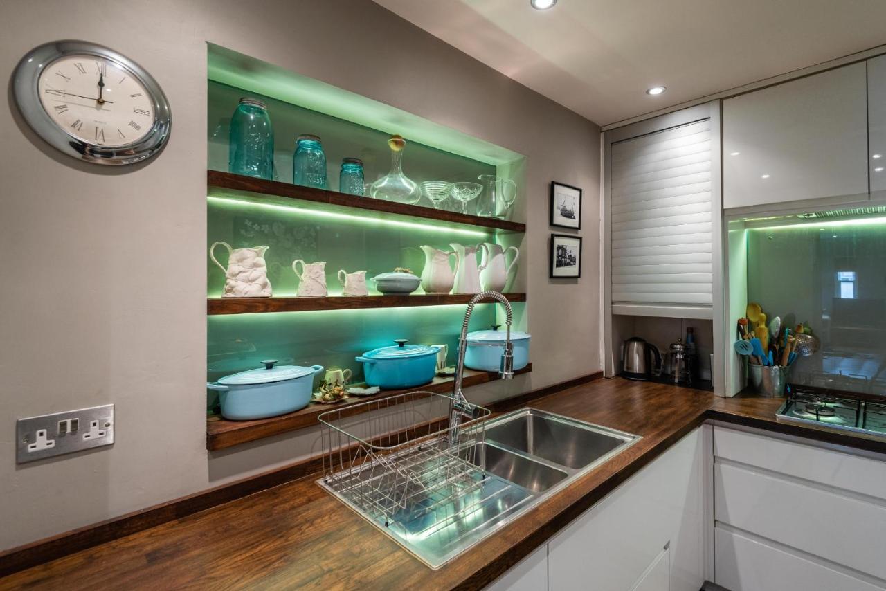 Charming Chiswick Near Ravenscourt Park By Underthedoormat Ferienhaus
