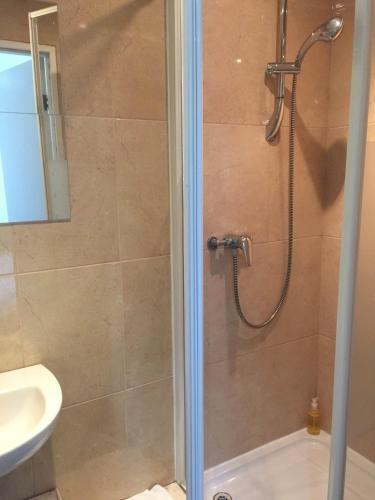 Central London Budget Hotel * London