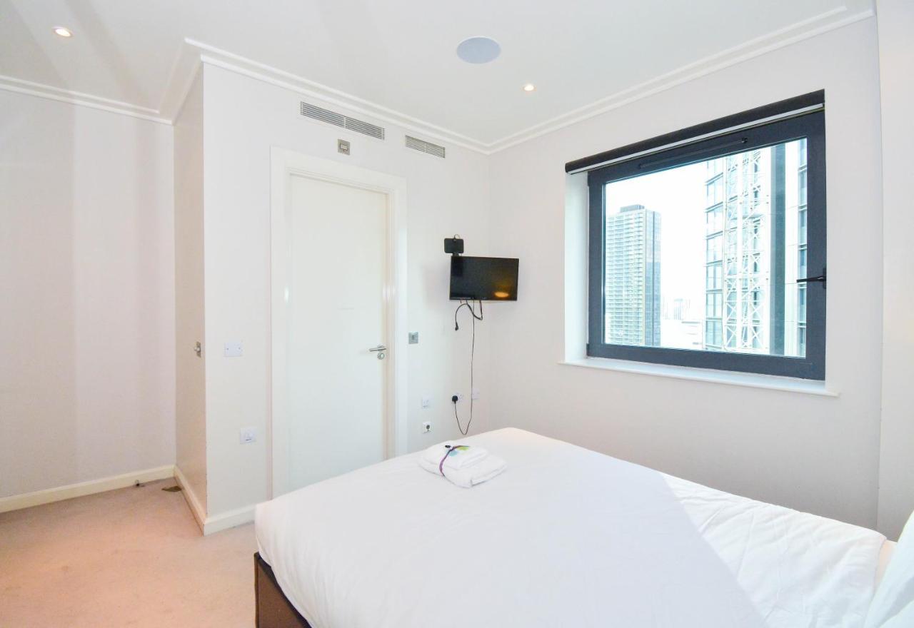Canary Wharf - Corporate Riverside Apartments * London