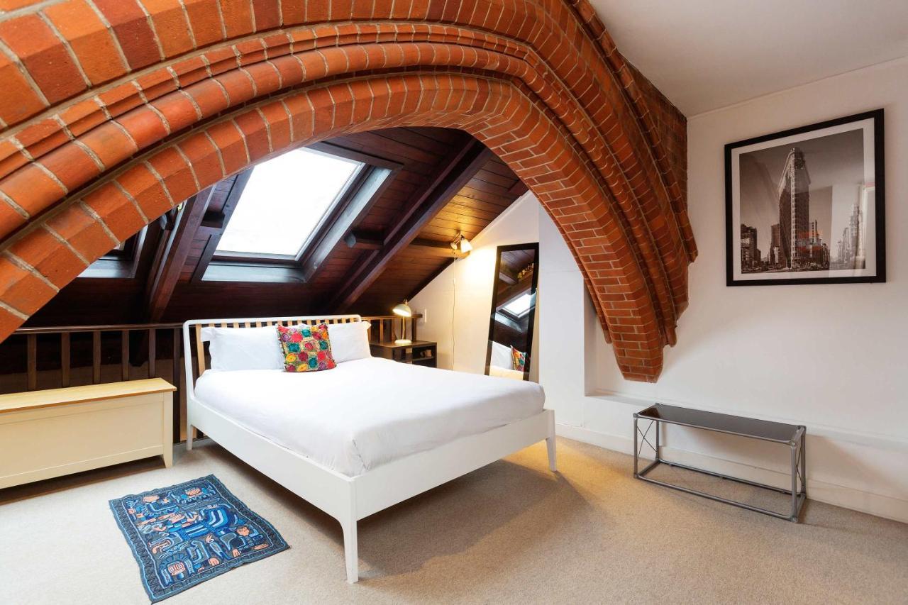 Veeve - Ecclesiastical Interiors * London