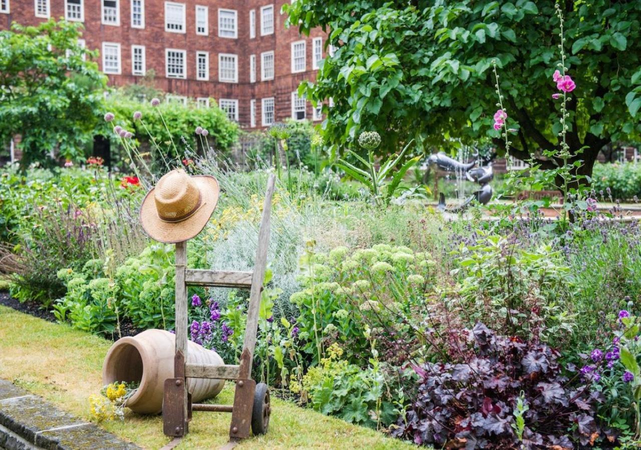 Dolphin House Serviced Hotel London