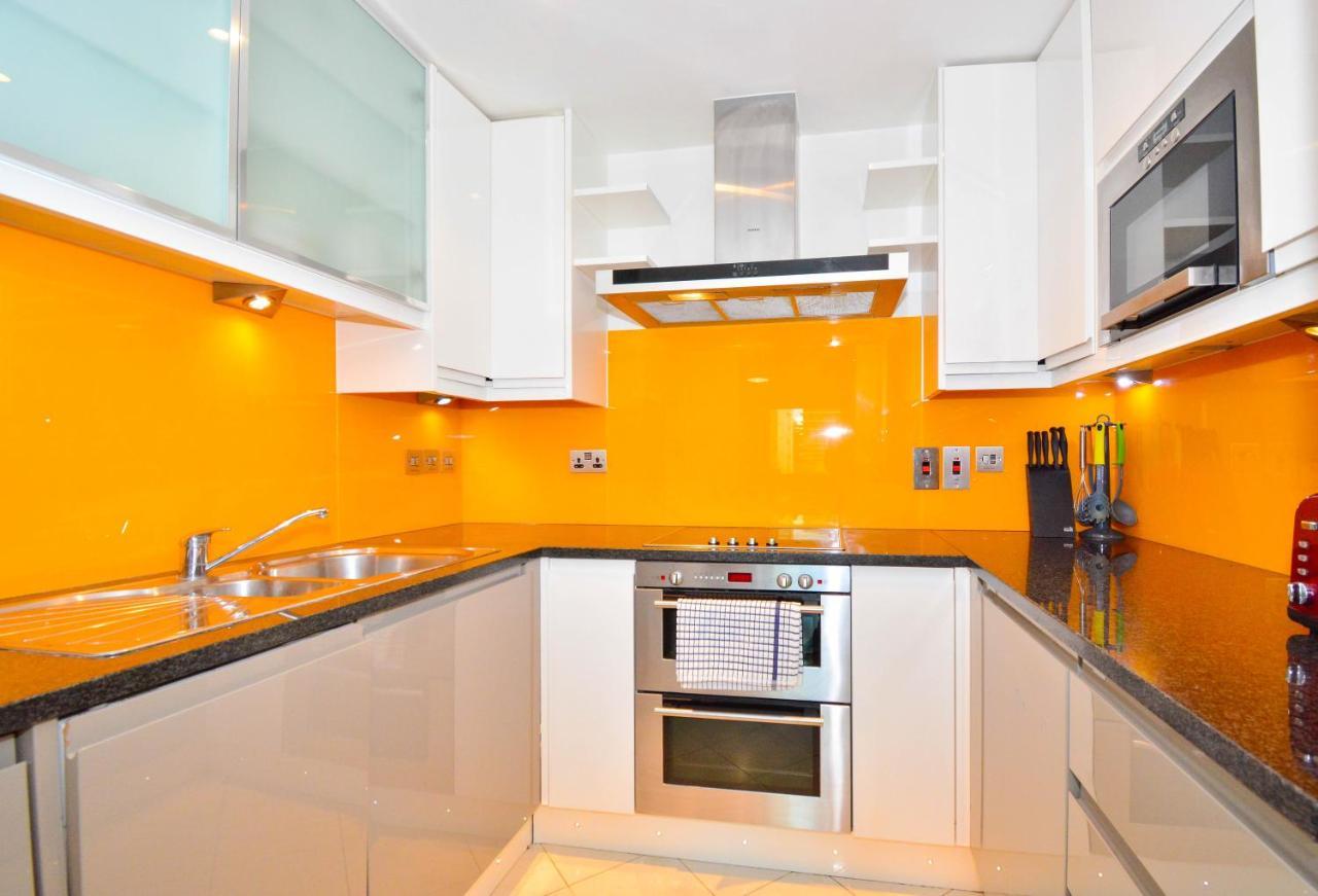 Canary Wharf - Corporate Riverside Apartments *