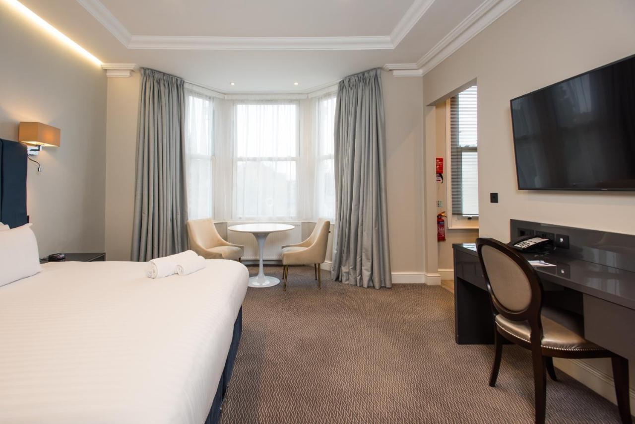 Western Chiswick Palace & 3*