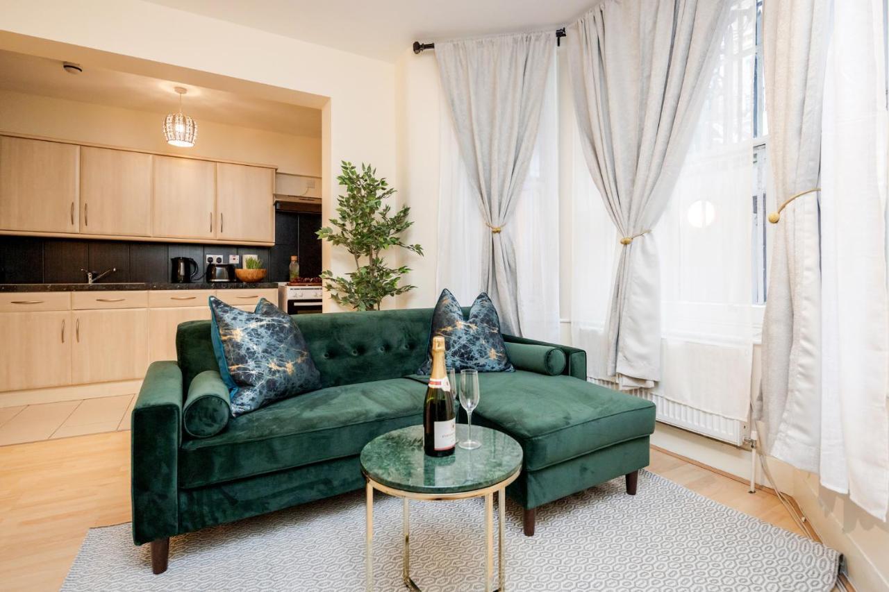 Appartamento Elegant Kensington With Patio Londra