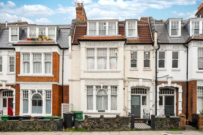 Belsize Park Boutique * London