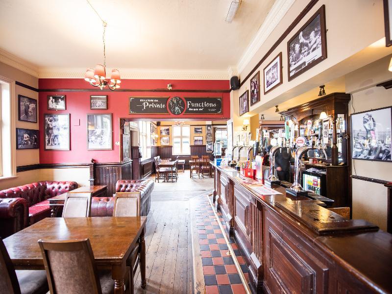 Oyo The Man Pub And Hotel London