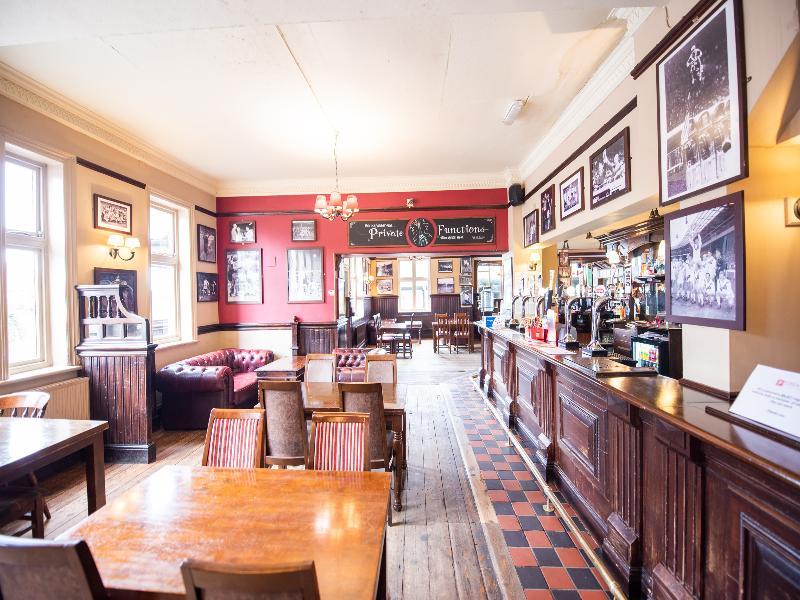 Hotel Oyo The Man Pub And 3*