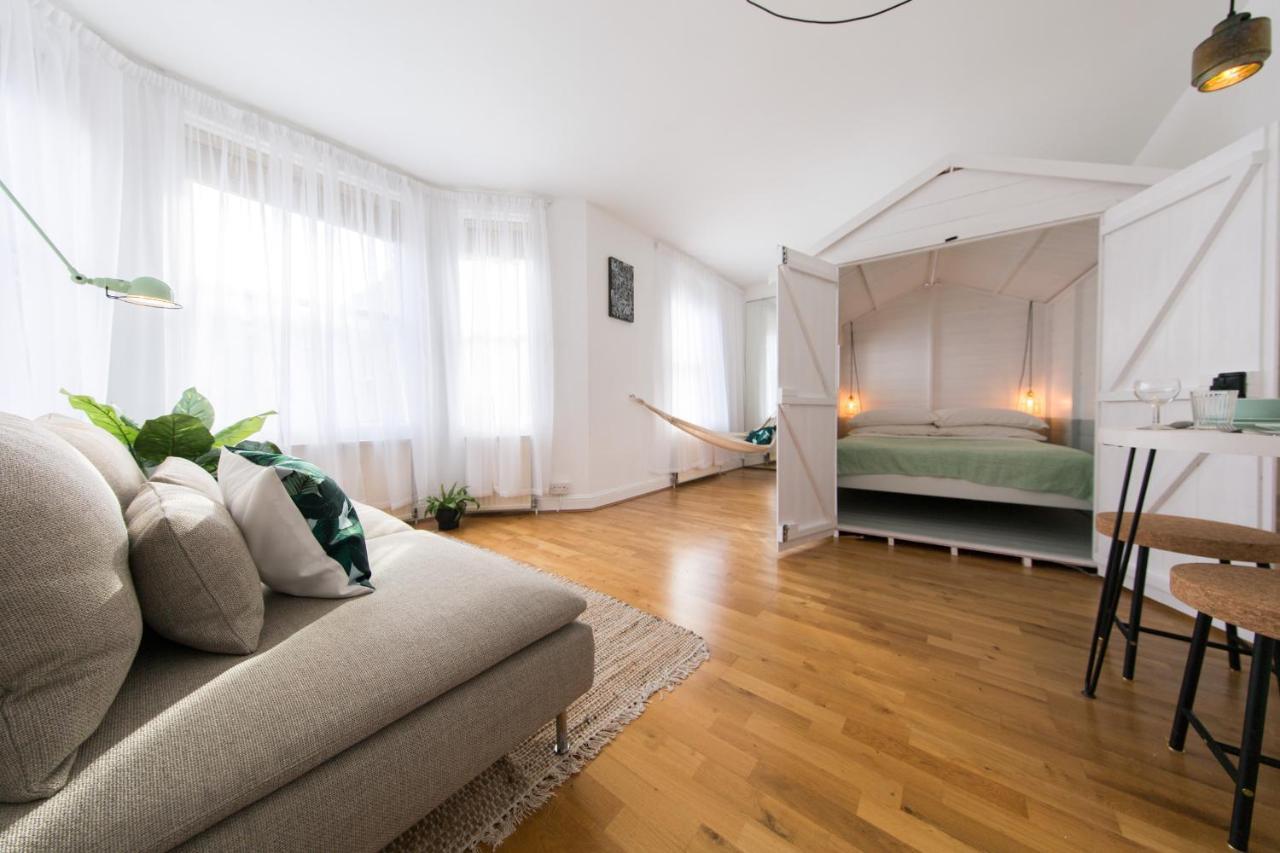 The Beach Hut In Holborn, By The Design Traveller * Londra