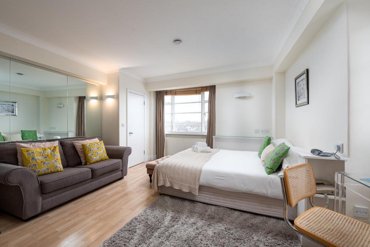 803 - Nell Gwynn House, Chelsea * London
