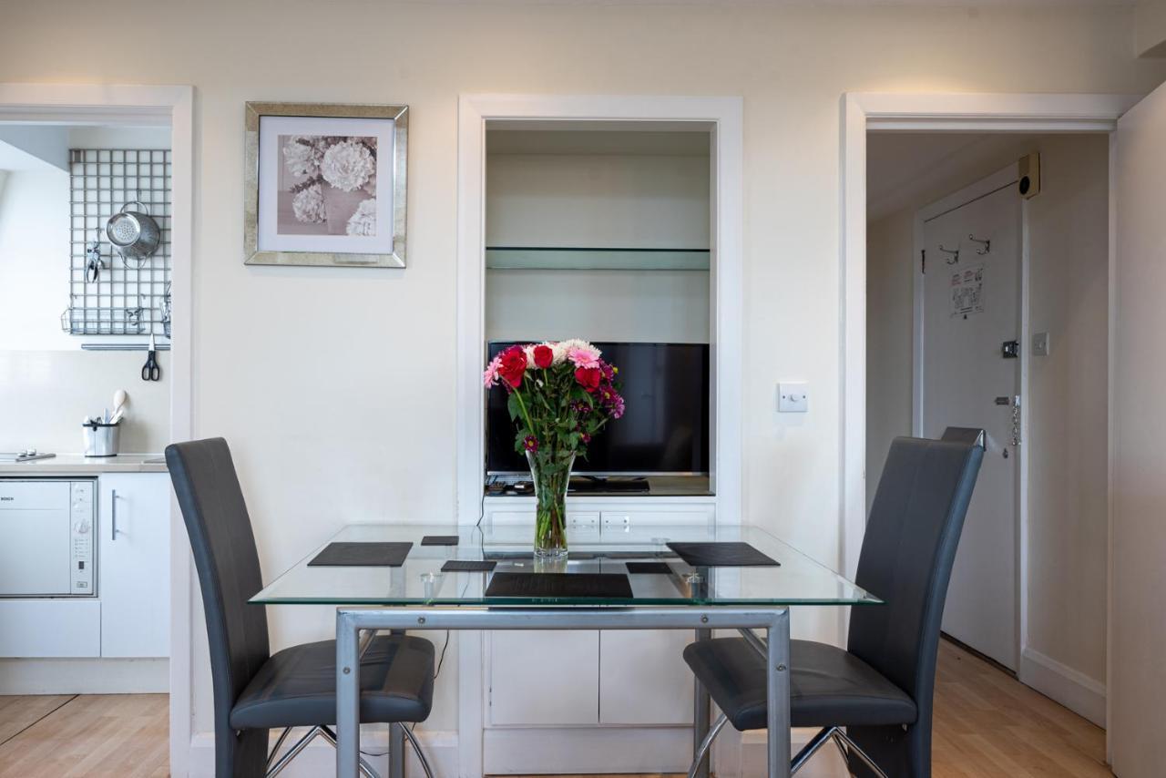 803 - Nell Gwynn House, Chelsea Apartment