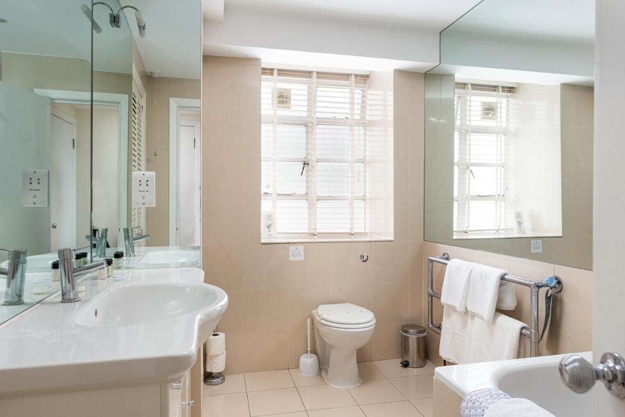 803 - Nell Gwynn House, Chelsea * London