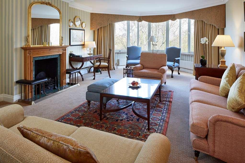 Cheval Three Quays At The Tower Of 5*