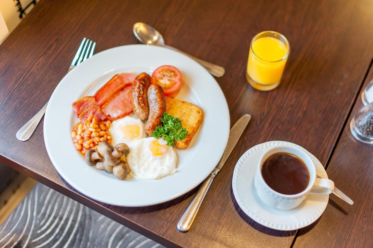 12 Street 4* London