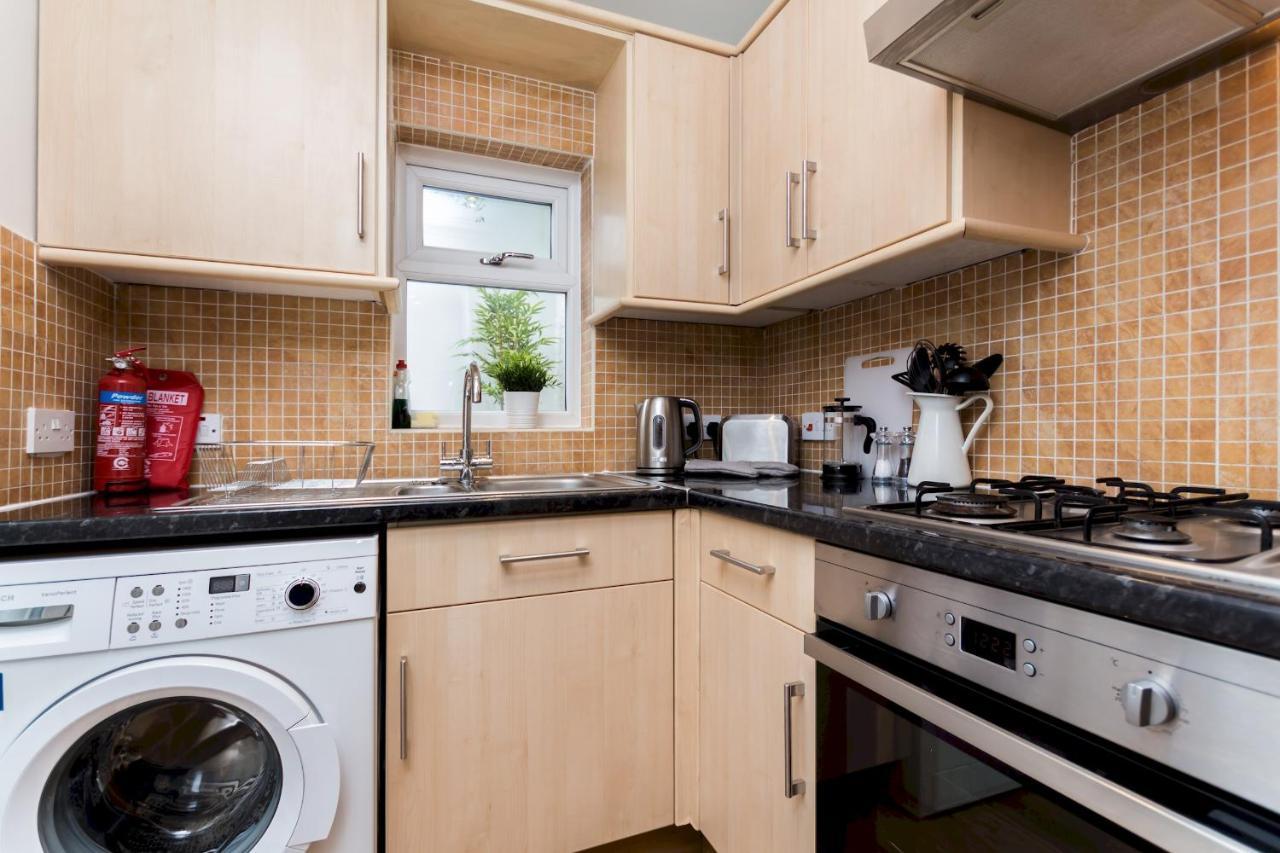 Caledonian · Bright One-bedroom With Private Decked Garden Londen