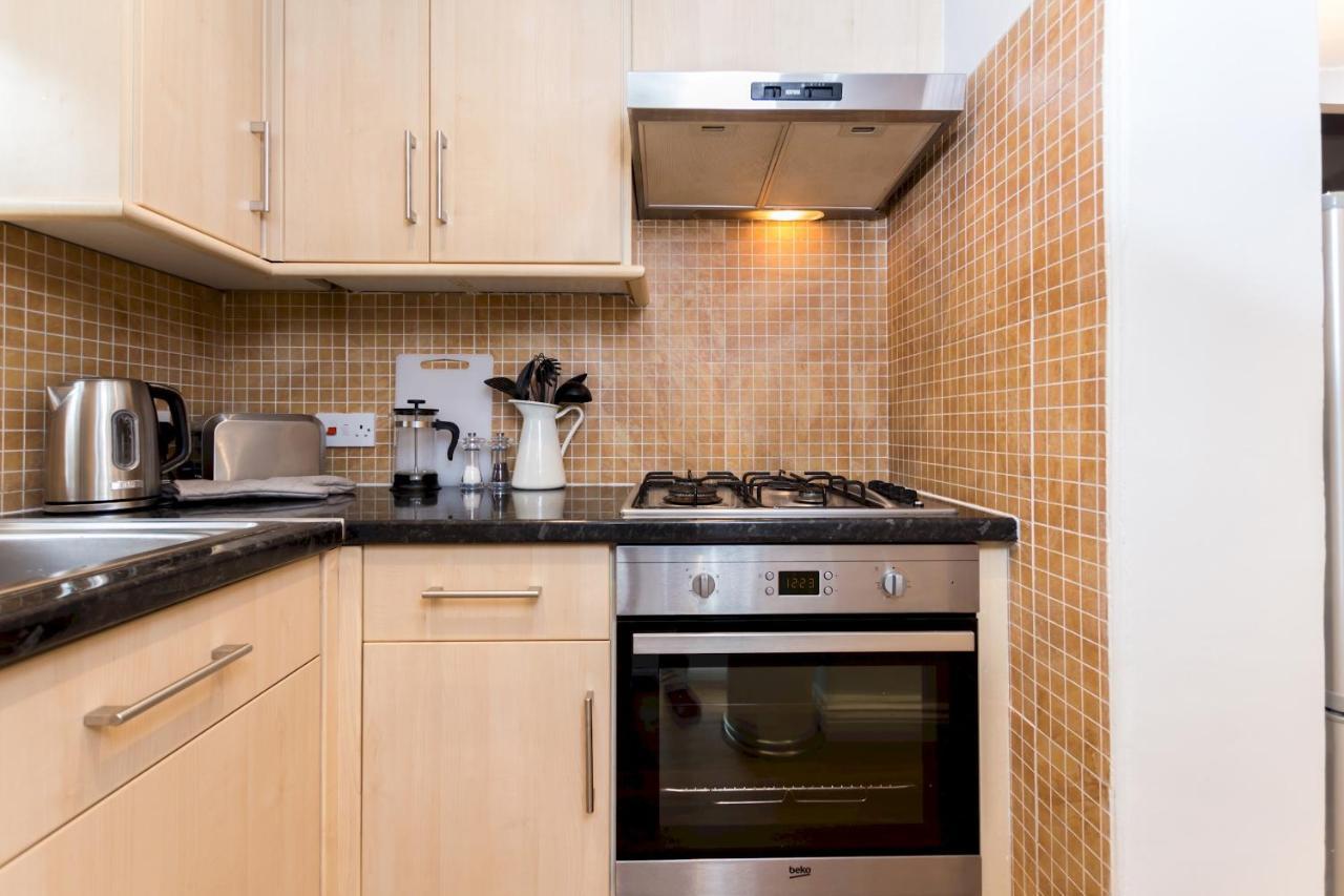 Caledonian - Bright One-bedroom With Private Decked Garden