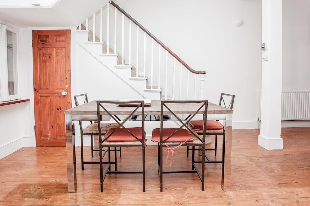 Elegant Victorian 3-bed Near Hammersmith