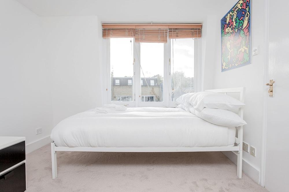Elegant Victorian 3-bed Near Hammersmith * London