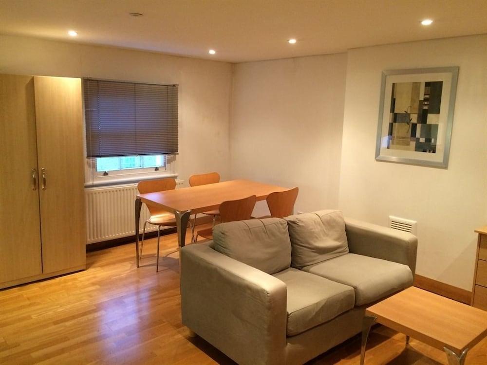Paddington Southwick Street Apartments Apartment