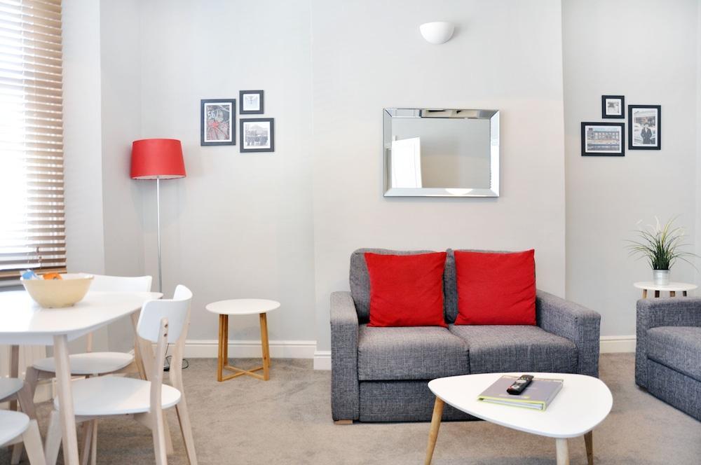 Lamington Hotel London