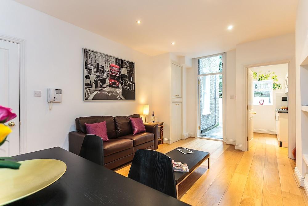 Hotel Longridge Road 4*