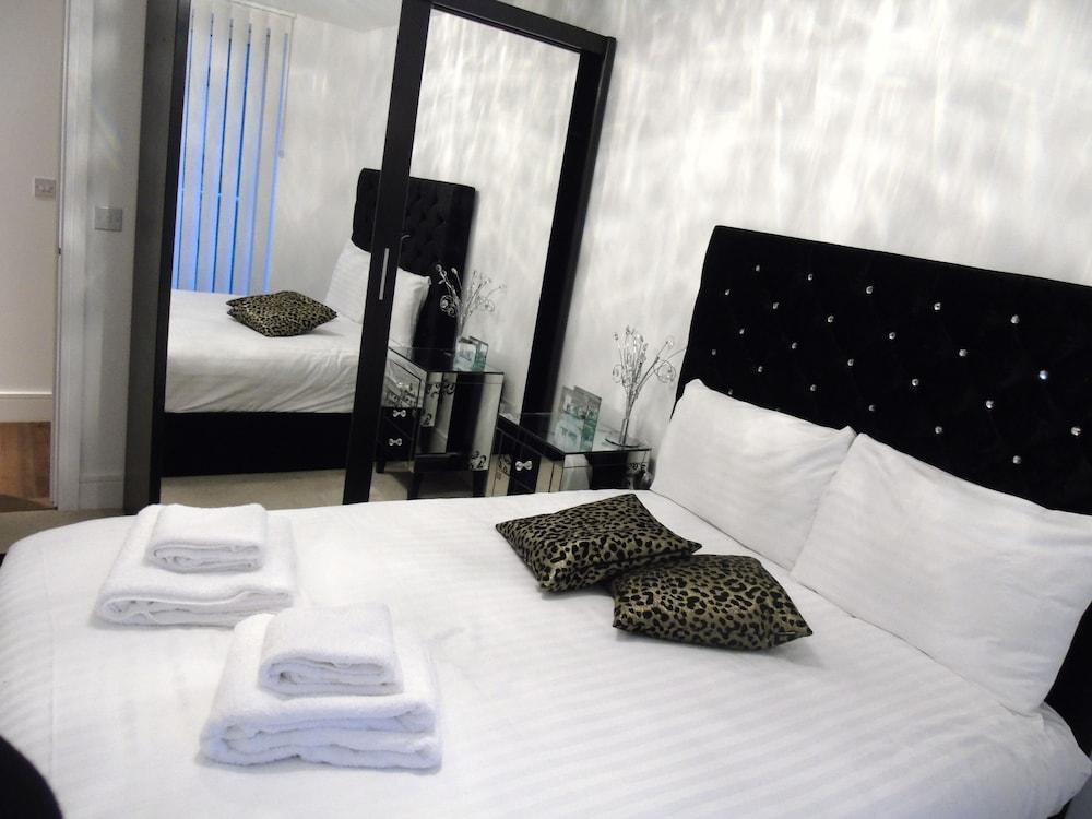 Lincoln Plaza London, Curio Collection By Hilton London