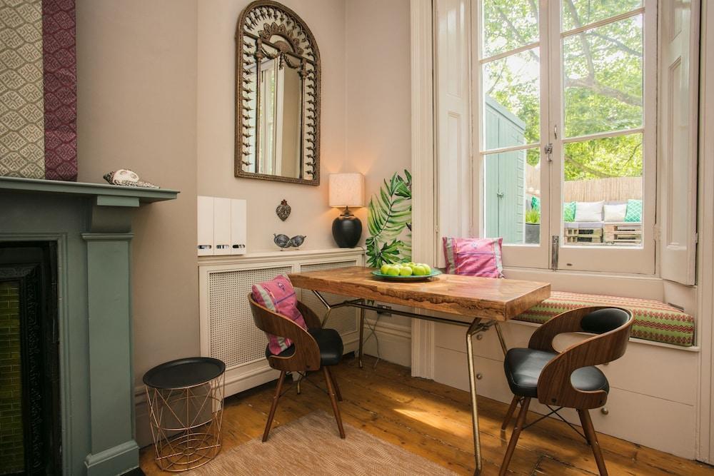 Tree House Celebrity In Notting Hill Apartment