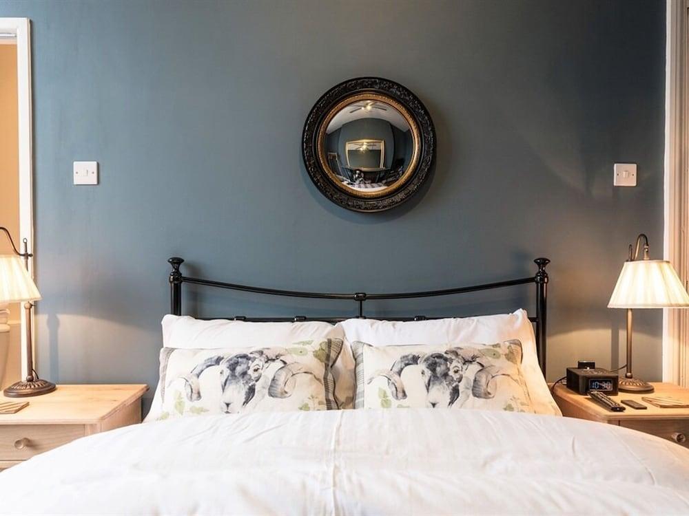 Bed & Breakfast Summerfield Pub & Boutique London