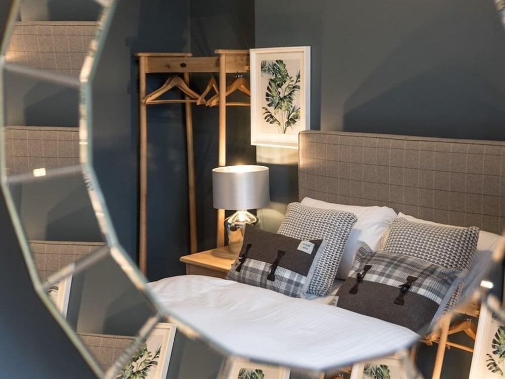 Summerfield Pub & Boutique 3* London
