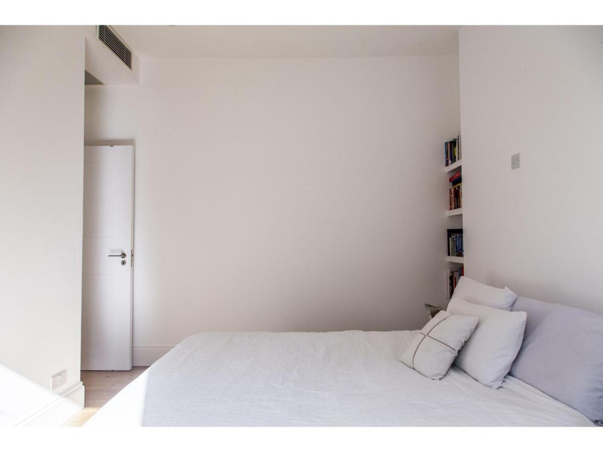 Modern In Hampstead For 4 Apartment