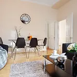 Deluxe Creechurch Lane Serviced Apartment