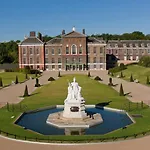 Maranton House Hotel