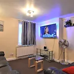 London Zone 2 Lovely 4 bedroom Apartment