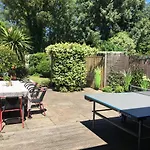 Stunning 5 Bed House With Private Garden