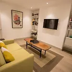 Stylish&Modern 1BD Kensington Flat Sleeps 2