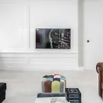 Oxford Street 2 Bed Apartment