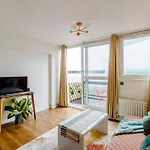 Super Spacious 2 Bedroom Apt 20Mn From Central.