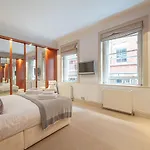 Knightsbridge Luxury 4 Bedroom En Suite Apartment