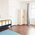 Acacia Flat 189 In Wembley