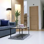 Deluxe And Modern Studio Apartment In Sydenham