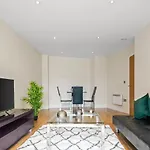 Charming 1-Bed Apartment In Great Suffolk Street