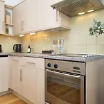 Best Location Oxford Str, Soho 2 Bedr, 3 Beds, 2 Bath