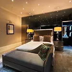 Elizabeth\'S Place - London\'S Hidden Gem
