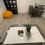 Beautiful 2 Bedroom On Tower Bridge