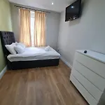 Lovely En-Suite Bedroom R7